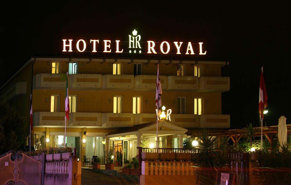 Hotel Royal 博萨 外观 照片